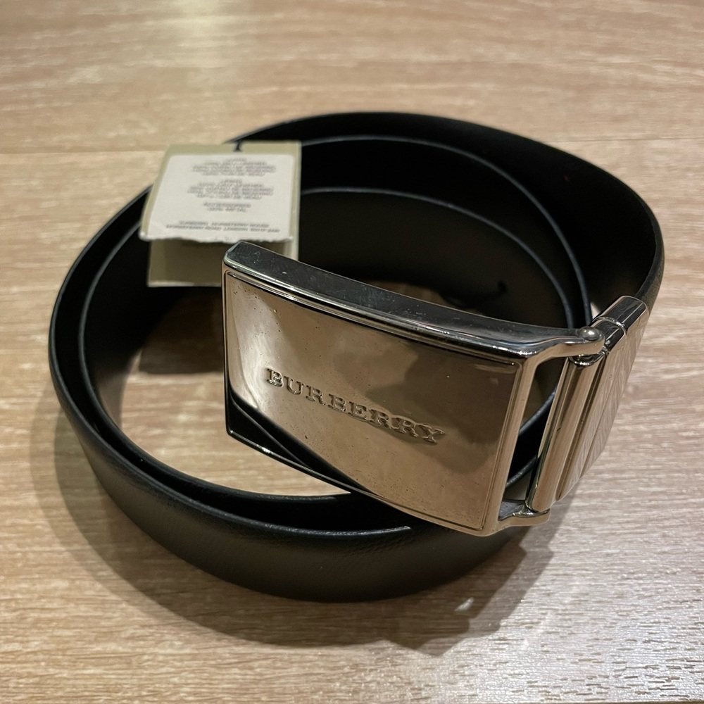 Black reversible Burberry belt new with tags shown
